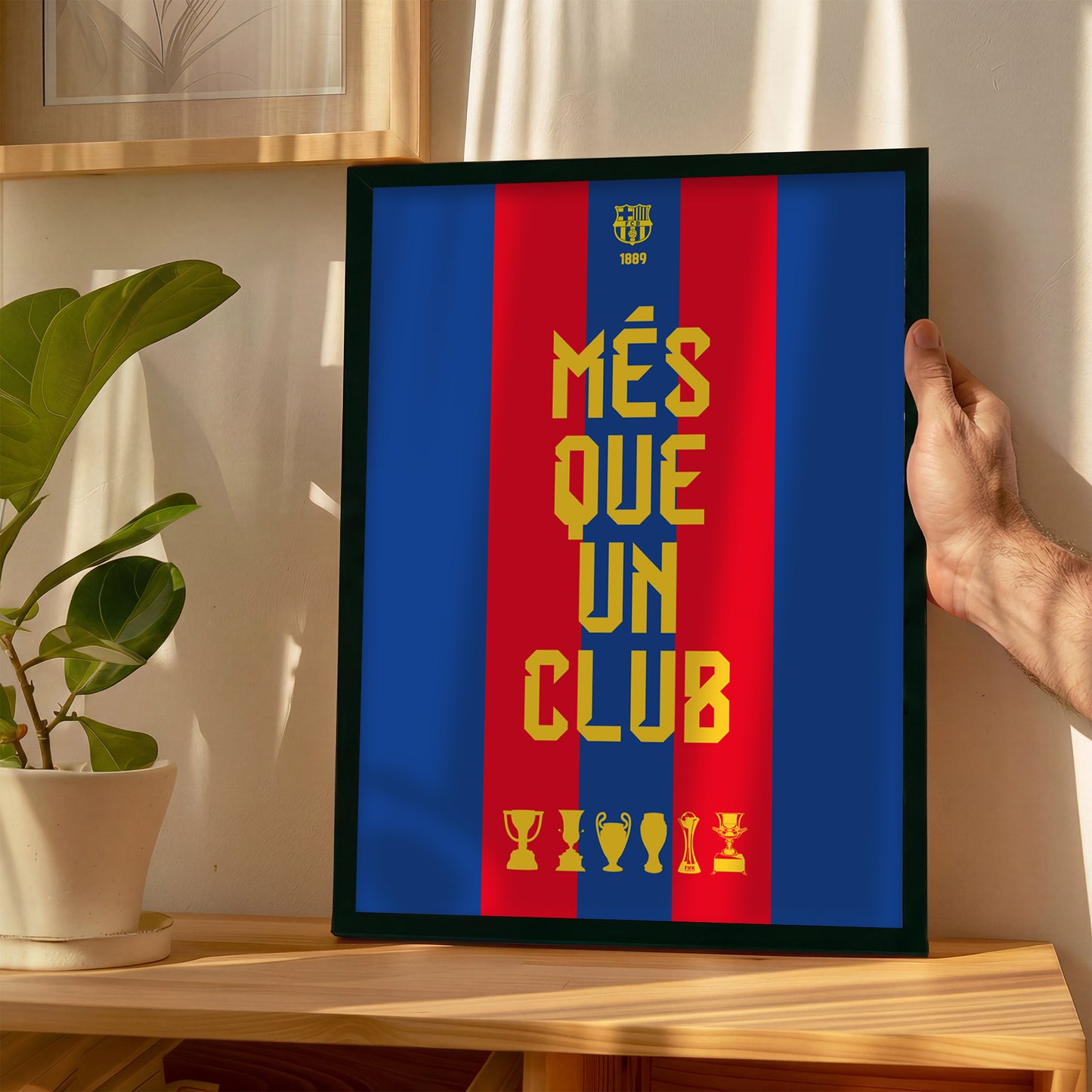 MES QUE UN CLUB